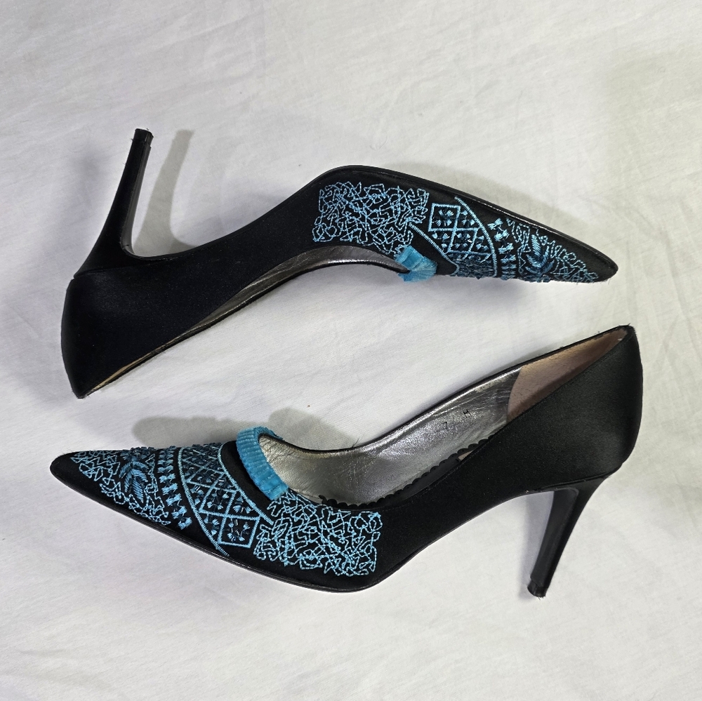 Vintage Red by Ramon Tenza Black Satin Stiletto Heels w/Turquise Embroidery. 7 - Picture 5 of 11
